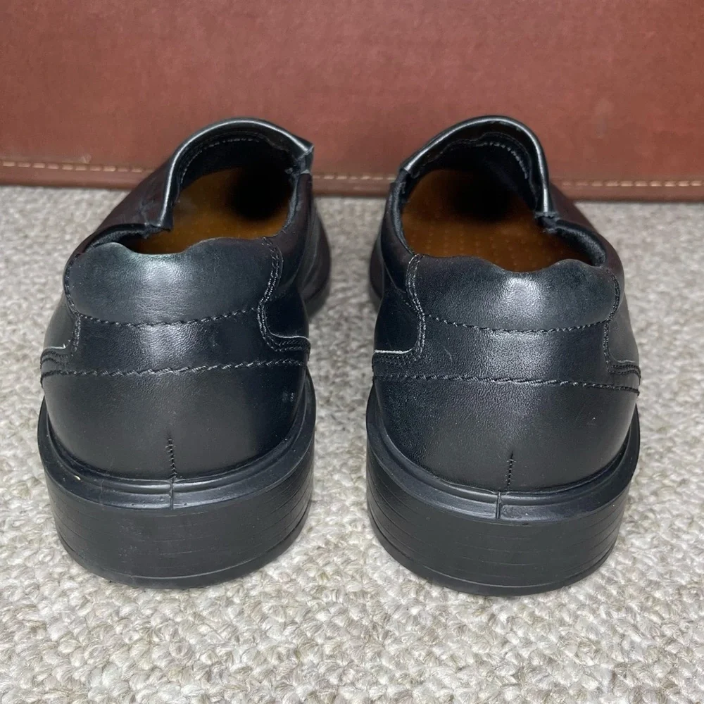 Ecco Helsinki leather slip on shoes